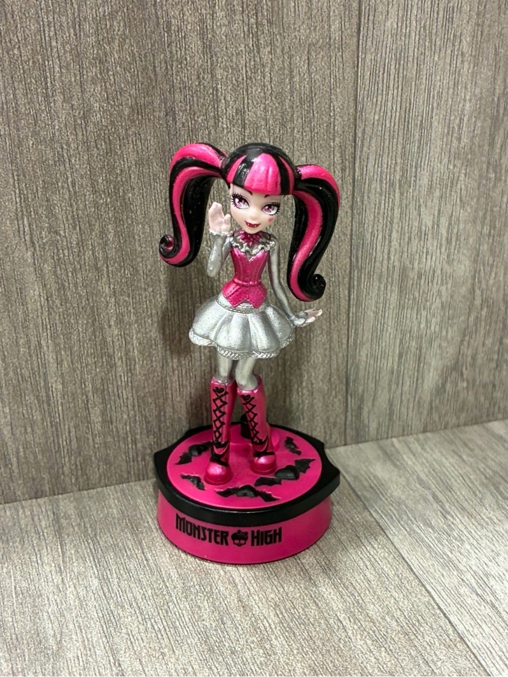 Mattel Monster High Y0429 Apptivity Finders Creepers Draculaura Figure